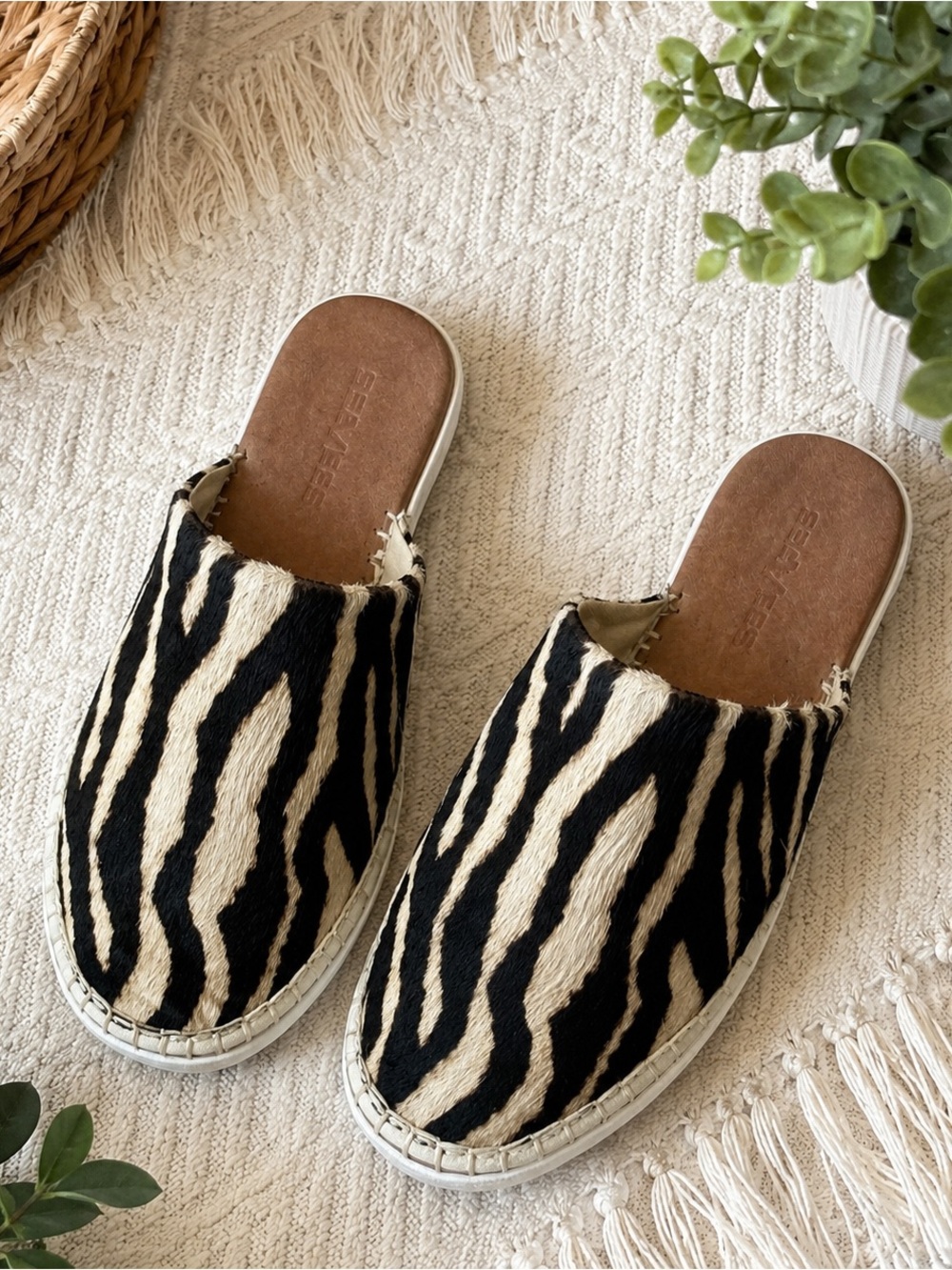 Seavees‎ Zebra Print Cowhide Slide Mules Hair-On Hide Women’s Size 5.5